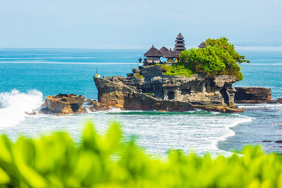where to go in bali tanah lot temple